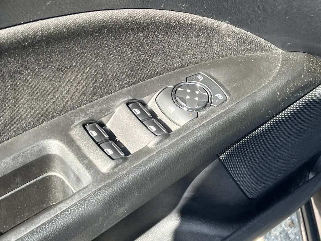 Used 2020 Ford Fusion SE FWD image 13