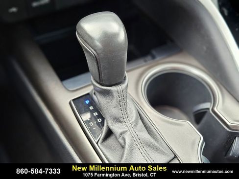 Used 2022 Toyota Camry SE image 25