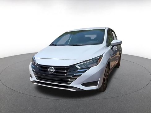 Used 2025 Nissan Versa SV FWD image 7