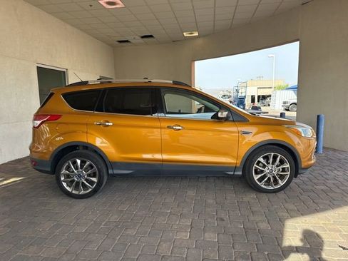 Used 2016 Ford Escape SE w/ SE Chrome Package image 6