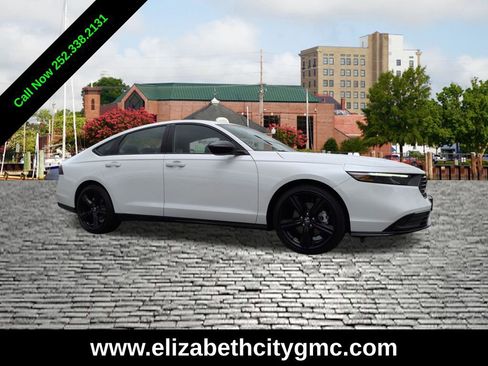 Used 2025 Honda Accord Sport image 1