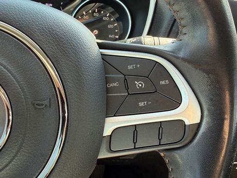 Used 2019 Jeep Compass Latitude FWD image 22