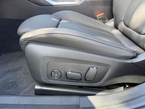 New 2026 BMW 330i Sedan w/ M Sport Package RWD image 12