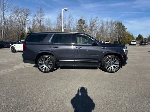 Certified 2025 GMC Yukon Denali AWD/4WD image 3