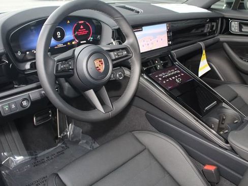 New 2026 Porsche Panamera 4 image 4