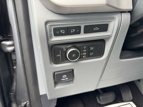 Used 2022 Ford F150 XLT w/ Equipment Group 302A High image 17