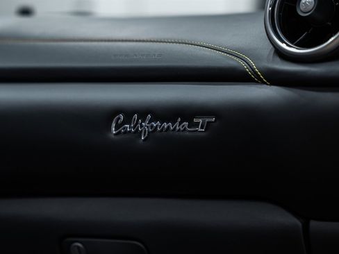 Used 2018 Ferrari California T image 62