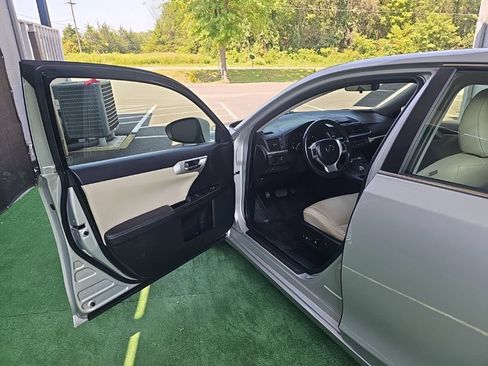 Used 2012 Lexus CT 200h Premium FWD image 30