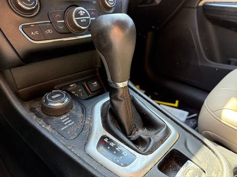 Used 2016 Jeep Cherokee Limited AWD/4WD image 27