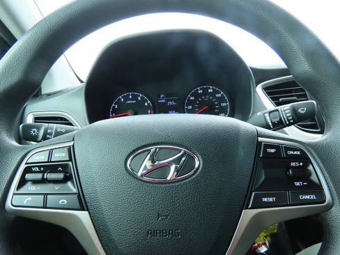 Used 2022 Hyundai Accent SE image 23