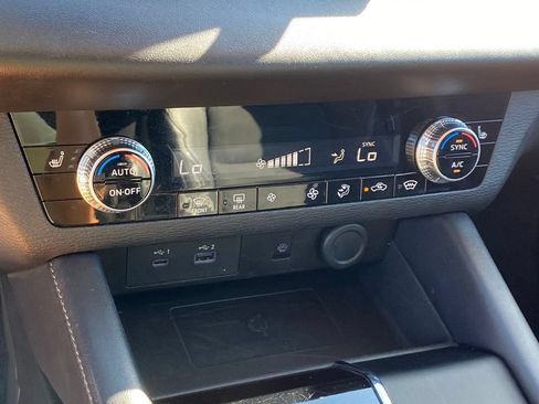 Used 2024 Mitsubishi Outlander SE AWD/4WD image 19