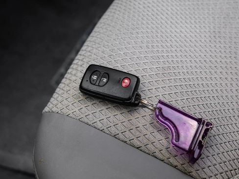Used 2014 Toyota RAV4 EV FWD image 56
