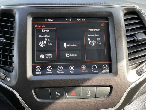 Used 2021 Jeep Cherokee Trailhawk AWD/4WD image 22