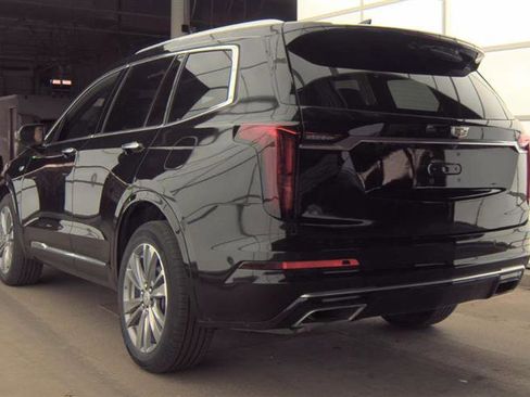 Used 2023 Cadillac XT6 Premium Luxury w/ LPO, Floor Liner Package AWD/4WD image 11
