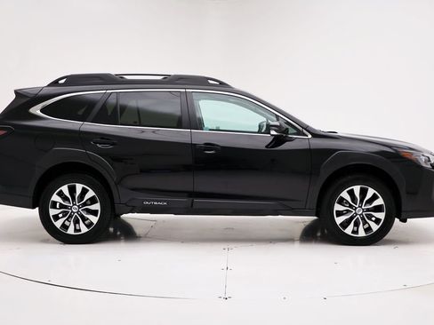Used 2023 Subaru Outback Limited XT AWD/4WD image 3
