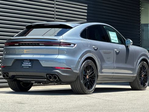 New 2026 Porsche Cayenne Coupe AWD/4WD image 8