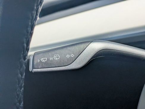 Used 2023 Tesla Model Y Long Range AWD/4WD image 25