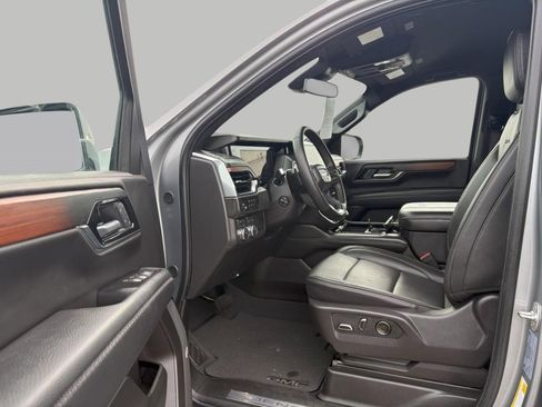 Certified 2025 GMC Yukon XL Denali image 12