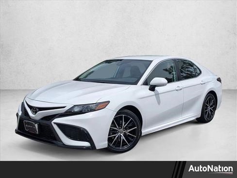 Used 2022 Toyota Camry SE w/ Carpet Mat Package (TMS) FWD image 1
