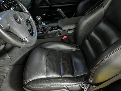 Used 2006 Chevrolet Corvette Z06 w/ Preferred Equipment Group RWD image 17