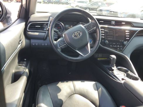 Certified 2020 Toyota Camry XLE FWD image 10