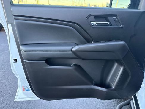 Used 2025 GMC Canyon Elevation w/ Convenience Package image 12