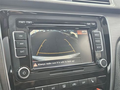 Used 2015 Volkswagen Passat TDI SE image 23