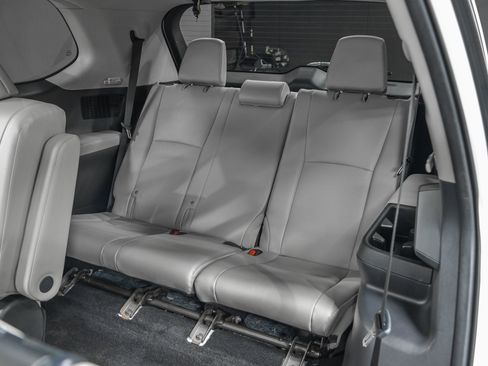 Used 2025 Toyota Grand Highlander AWD Hybrid image 30
