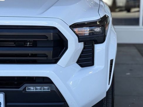 Used 2024 Toyota Tacoma SR5 image 5