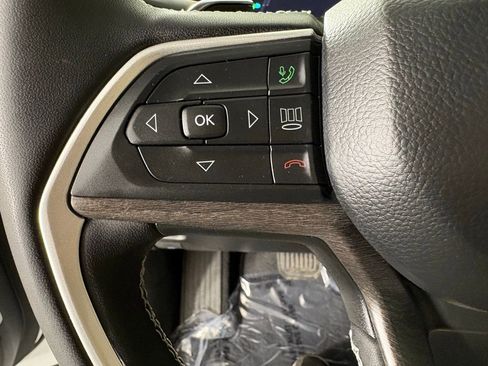 Used 2022 Jeep Grand Cherokee Limited 4xe w/ Luxury Tech Group II image 24