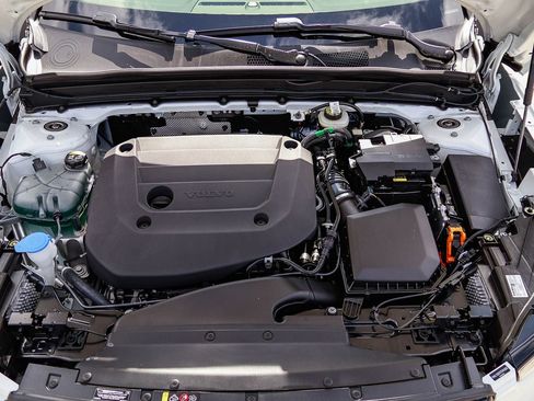 New 2026 Volvo XC40 B5 Plus w/ Protection Package Premier image 29