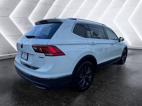 Used 2024 Volkswagen Tiguan SE AWD/4WD image 4