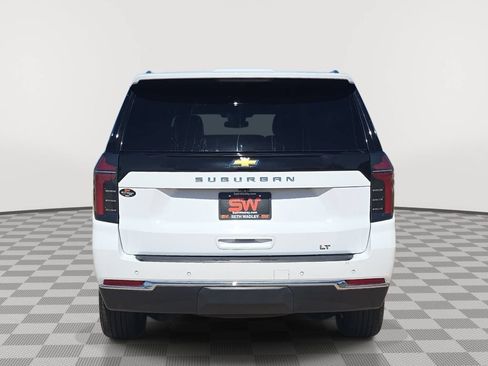 Used 2025 Chevrolet Suburban LT AWD/4WD image 6