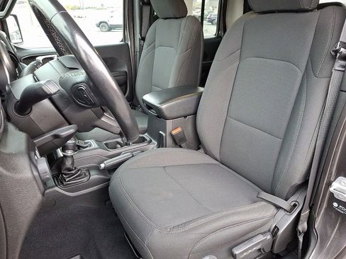 Used 2021 Jeep Gladiator Willys image 16