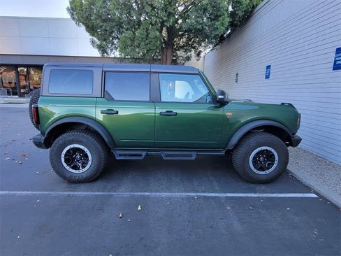 Certified 2023 Ford Bronco Badlands image 8