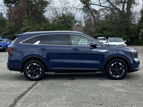 New 2026 Kia Sorento S FWD image 2