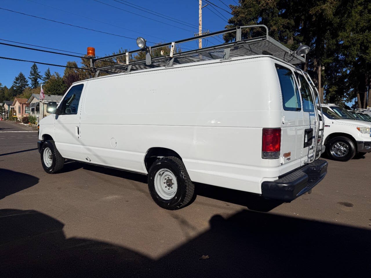 Used 2014 Ford E-350 and Econoline 350 Extended Super Duty w/ Power Group RWD image 5