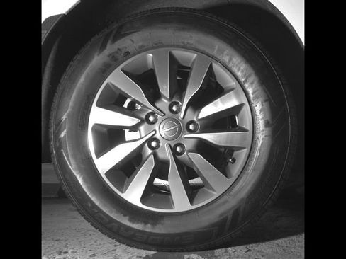 Used 2023 Chrysler Pacifica Touring-L FWD image 12