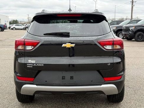 Used 2022 Chevrolet TrailBlazer LT w/ Driver Confidence Package image 4