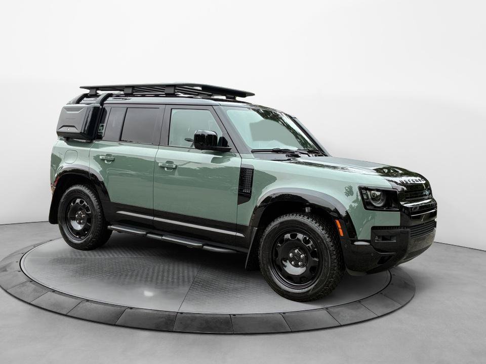 New 2026 Land Rover Defender 110 Trophy Edition AWD/4WD image 3