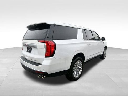 Used 2023 GMC Yukon XL Denali RWD image 8