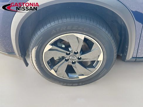 Used 2024 Nissan Rogue SV AWD/4WD image 38
