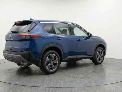 Used 2025 Nissan Rogue SV image 9