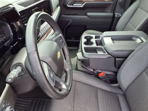 Used 2025 Chevrolet Silverado 1500 LT RWD image 16