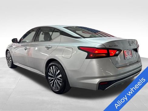 Used 2023 Nissan Altima 2.5 SV FWD image 7