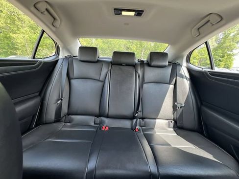 Used 2024 Lexus ES 250 w/ Premium Package AWD/4WD image 14