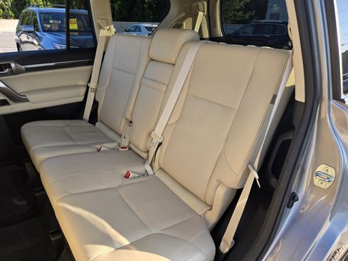 Used 2023 Lexus GX 460 Luxury w/ Accessory Package AWD/4WD image 25