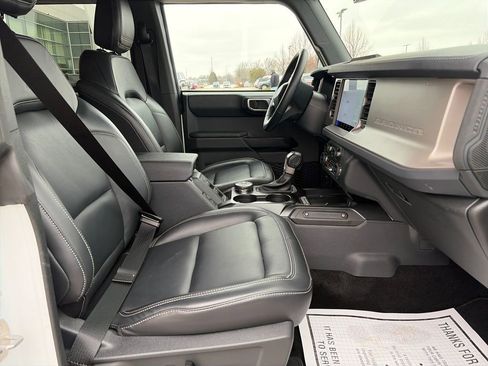 Used 2025 Ford Bronco Outer Banks image 12