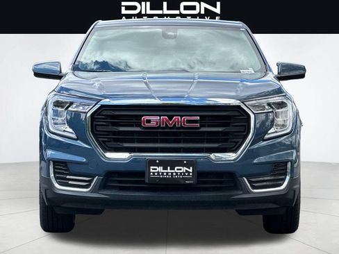 Used 2024 GMC Terrain SLE AWD/4WD image 9