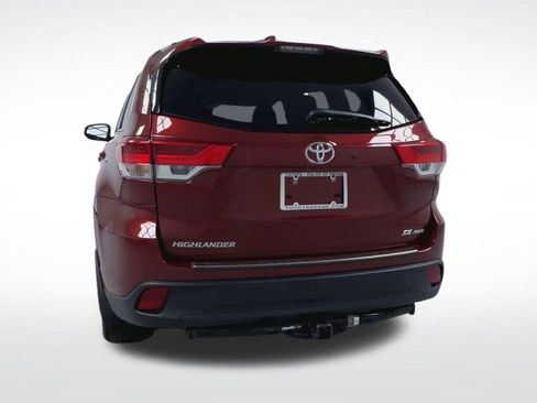Used 2018 Toyota Highlander SE AWD/4WD image 7